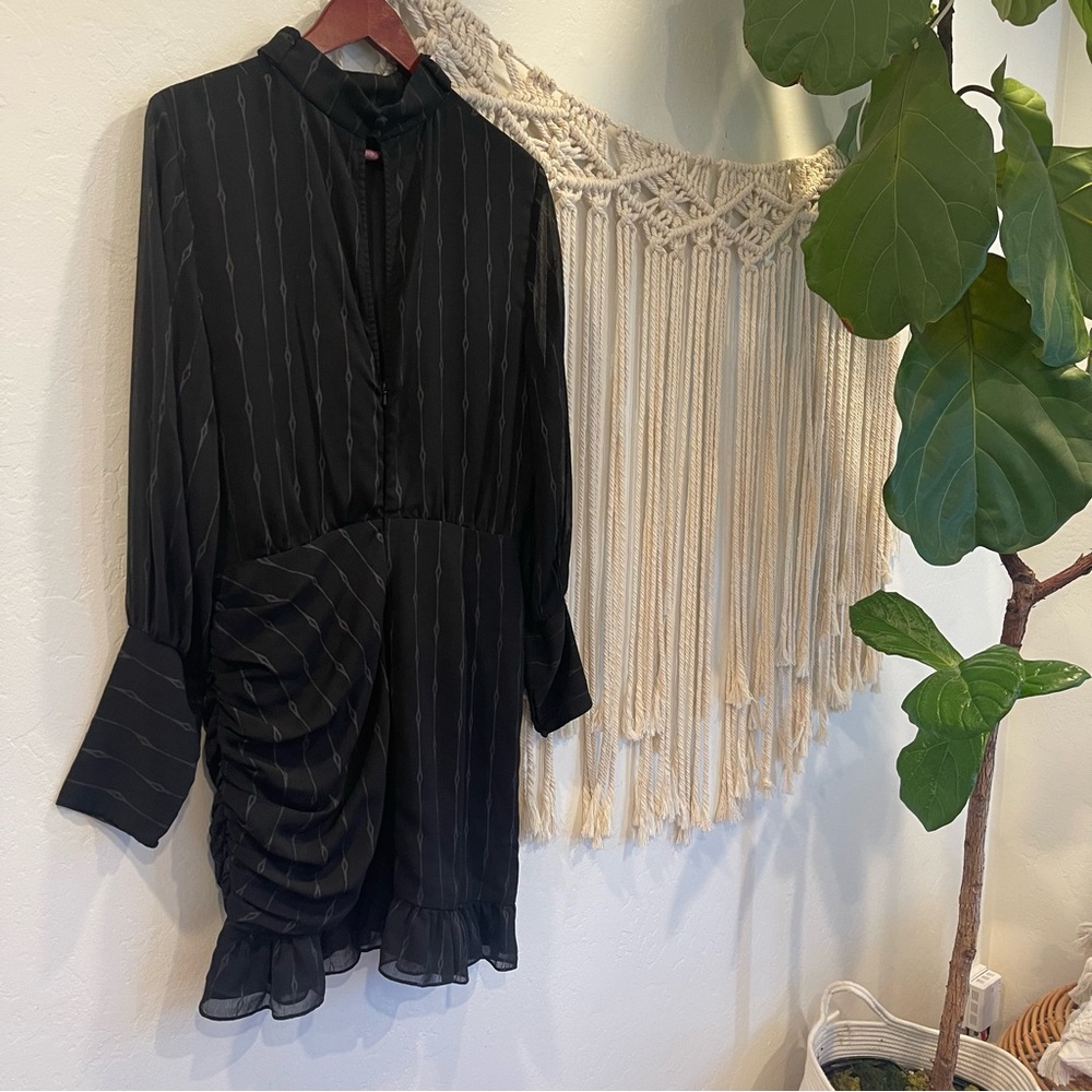 Stevie May Black Crepe Beaded Always Ready Mini Long Sleeve Cocktail Dress Sz 12 - Picture 9 of 9